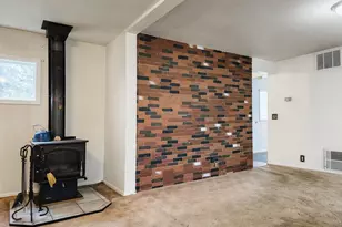190 S 6th Ave, Elgin, OR 97827 - Photo 6
