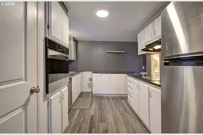 300 SW 7th Ave #403, Battle Ground, WA 98604 - Photo 12