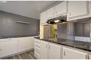 300 SW 7th Ave, Battle Ground, WA 98604 - Photo 10