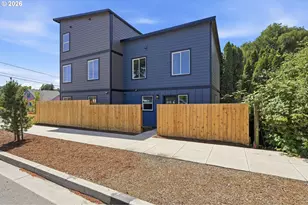 2701 SE 85th Ave, Portland, OR 97266 - Photo 4