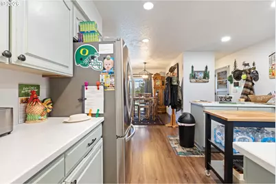 2025 NW Delridge Ave, Roseburg, OR 97471 - Photo 16