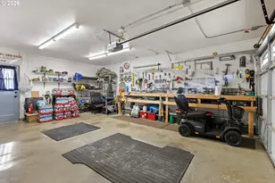 2025 NW Delridge Ave, Roseburg, OR 97471 - Photo 34