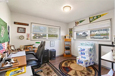 2025 NW Delridge Ave, Roseburg, OR 97471 - Photo 28