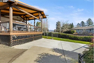 2025 NW Delridge Ave, Roseburg, OR 97471 - Photo 40
