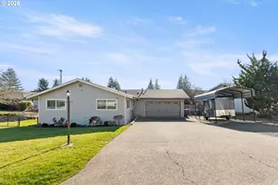 2025 NW Delridge Ave, Roseburg, OR 97471 - Photo 1