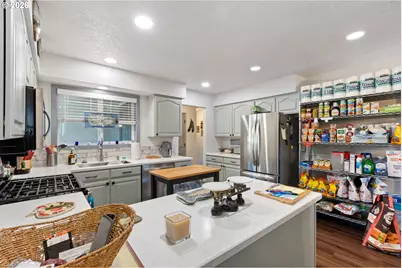 2025 NW Delridge Ave, Roseburg, OR 97471 - Photo 20