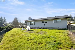 2025 NW Delridge Ave, Roseburg, OR 97471 - Photo 44