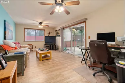 2746 Harlow Rd, Eugene, OR 97401 - Photo 10