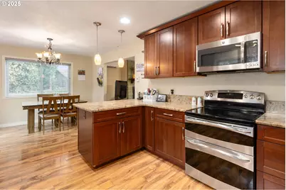 2746 Harlow Rd, Eugene, OR 97401 - Photo 10