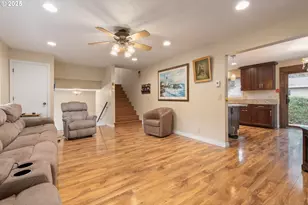 2746 Harlow Rd, Eugene, OR 97401 - Photo 4