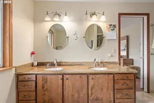 2746 Harlow Rd, Eugene, OR 97401 - Photo 16