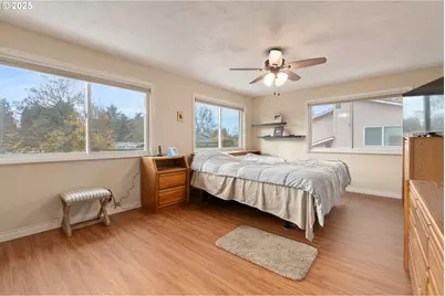 2746 Harlow Rd, Eugene, OR 97401 - Photo 12