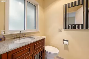 2746 Harlow Rd, Eugene, OR 97401 - Photo 18