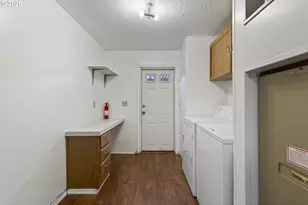 1145 SW Cypress St, McMinnville, OR 97128 - Photo 14