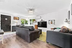 10324 SE Ellis St, Portland, OR 97266 - Photo 6