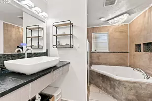 10324 SE Ellis St, Portland, OR 97266 - Photo 18