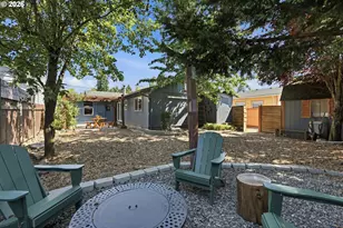 10324 SE Ellis St, Portland, OR 97266 - Photo 4