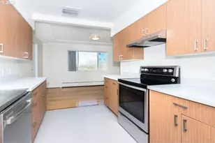 3204 SW 10th Ave, Portland, OR 97239 - Photo 8