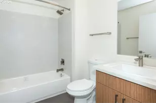 3204 SW 10th Ave, Portland, OR 97239 - Photo 14