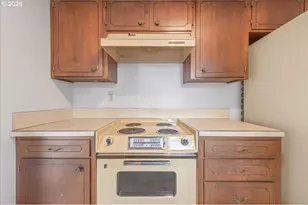 10036 SW 50th Ave, Portland, OR 97219 - Photo 14