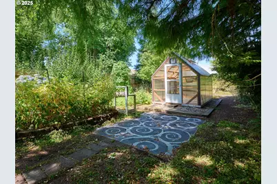 795 Corby St, Woodburn, OR 97071 - Photo 36