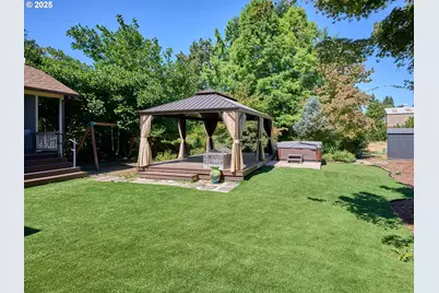 795 Corby St, Woodburn, OR 97071 - Photo 32