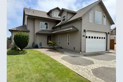 2125 Pine St, North Bend, OR 97459 - Photo 1