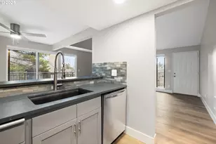 56 Galen St, Lake Oswego, OR 97035 - Photo 16