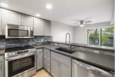 56 Galen St, Lake Oswego, OR 97035 - Photo 22