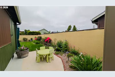 175 River Walk Pl, Cottage Grove, OR 97424 - Photo 22