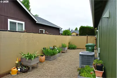 175 River Walk Pl, Cottage Grove, OR 97424 - Photo 24