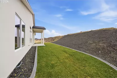 1283 SE Kimber, Hermiston, OR 97838 - Photo 4