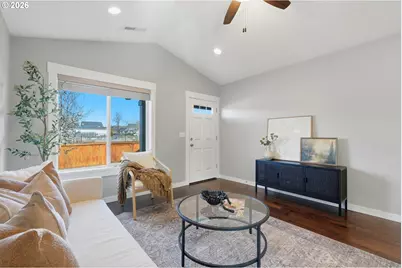 1009 NE 10th St, Battle Ground, WA 98604 - Photo 2