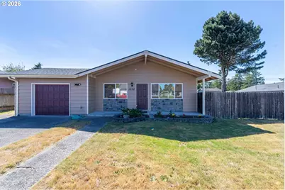 1532 Johnson St, North Bend, OR 97459 - Photo 2