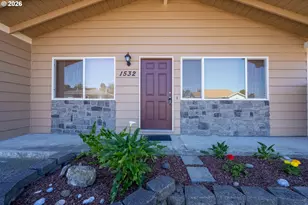 1532 Johnson St, North Bend, OR 97459 - Photo 1