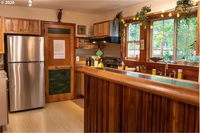 14 NW Lakeside Dr, Cascade Locks, OR 97014 - Photo 8