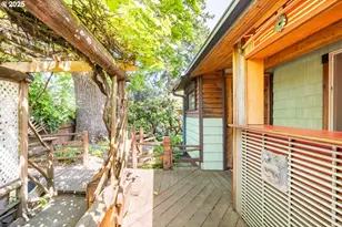 14 NW Lakeside Dr, Cascade Locks, OR 97014 - Photo 2