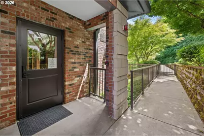 2430 NW Westover Rd #201, Portland, OR 97210 - Photo 4