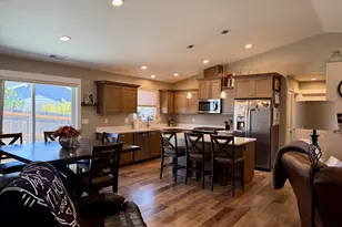 675 SE Brush Ct, Winston, OR 97496 - Photo 6