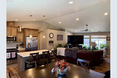 675 SE Brush Ct, Winston, OR 97496 - Photo 14