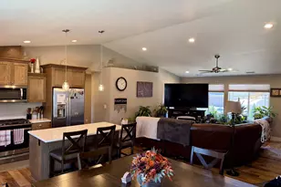 675 SE Brush Ct, Winston, OR 97496 - Photo 14