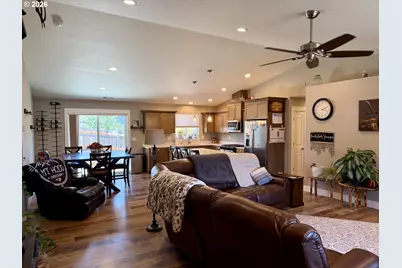675 SE Brush Ct, Winston, OR 97496 - Photo 2