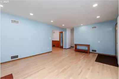 1608 NE 120th Ave, Portland, OR 97220 - Photo 10