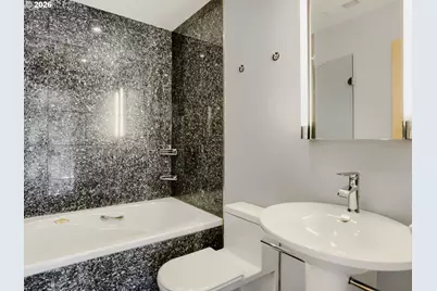 2345 NW Overton St, Portland, OR 97210 - Photo 24