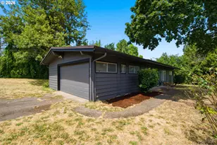 5601 SE Oetkin Dr, Milwaukie, OR 97267 - Photo 4