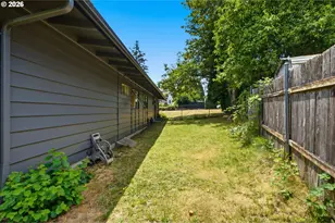 5601 SE Oetkin Dr, Milwaukie, OR 97267 - Photo 8