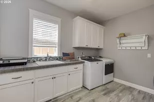 781 E McKinley St, Carlton, OR 97111 - Photo 24