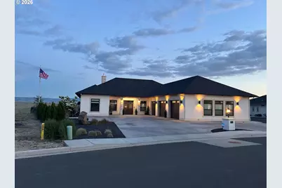 2106 SW Tahoe Ave, Pendleton, OR 97801 - Photo 1