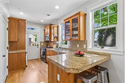 326 NE Morgan St #8-3, Portland, OR 97211 - Photo 10
