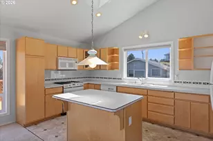 935 SW 7th St, Lincoln City, OR 97367 - Photo 14